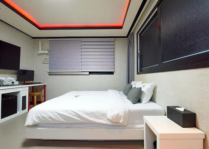 Danube Seomyeon Hotel *
